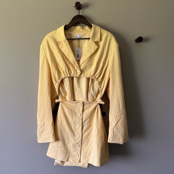 WeWoreWhat Dresses & Skirts - DANIELLE BERNSTEIN BY WEWOREWHAT CUT OUT MINI BLAZER DRESS YELLOW SIZE XL